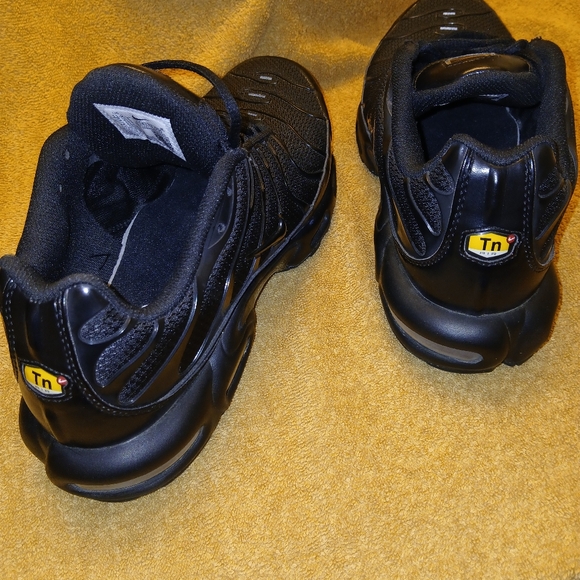 Black Air Nike...Mens 10 1/2 - Picture 2 of 4